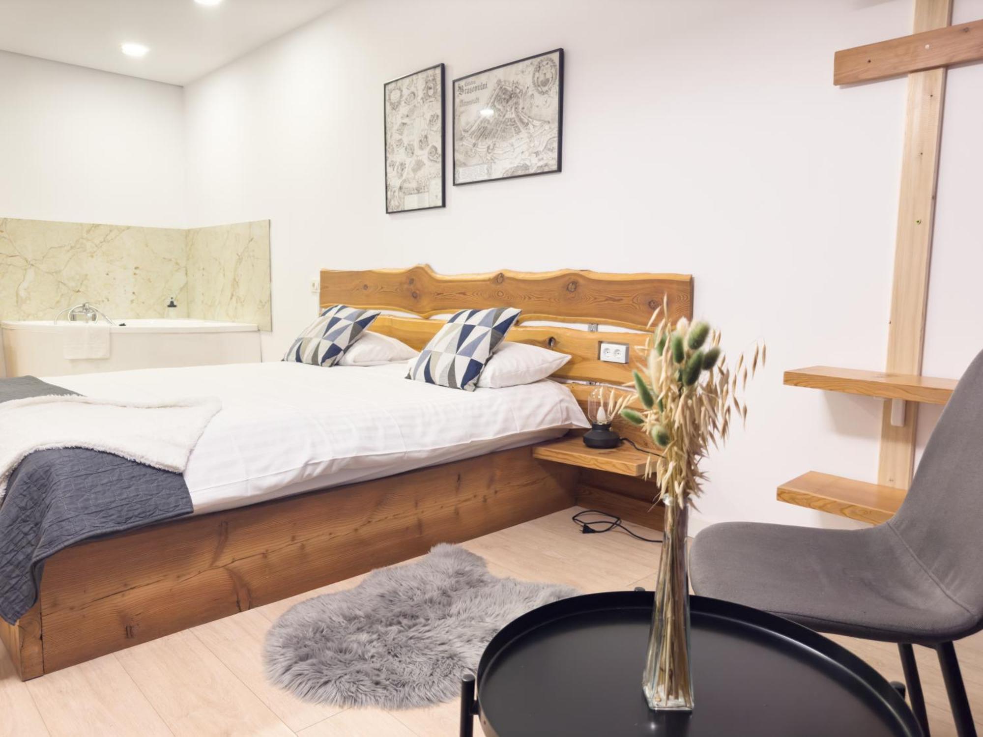 Middlehouse Hotel Brasov Ngoại thất bức ảnh