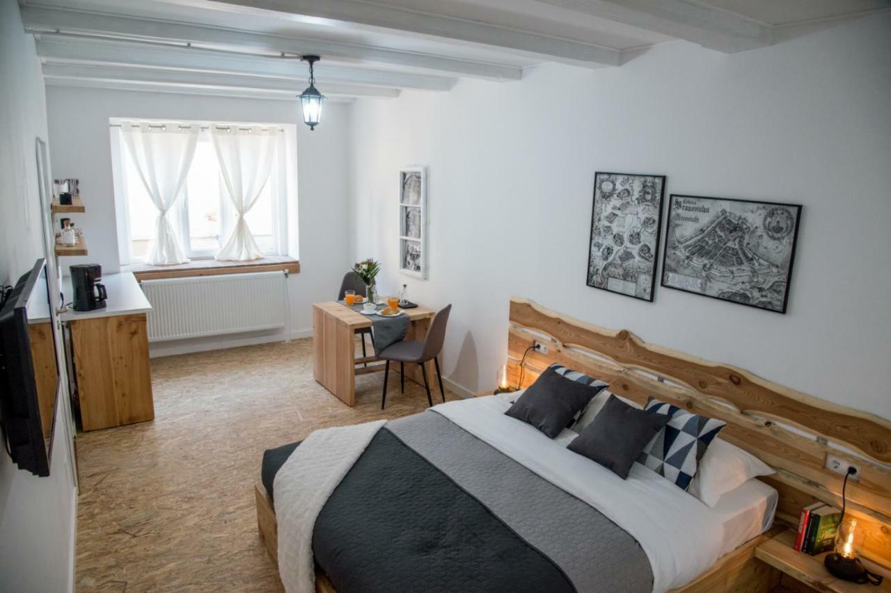 Middlehouse Hotel Brasov Ngoại thất bức ảnh