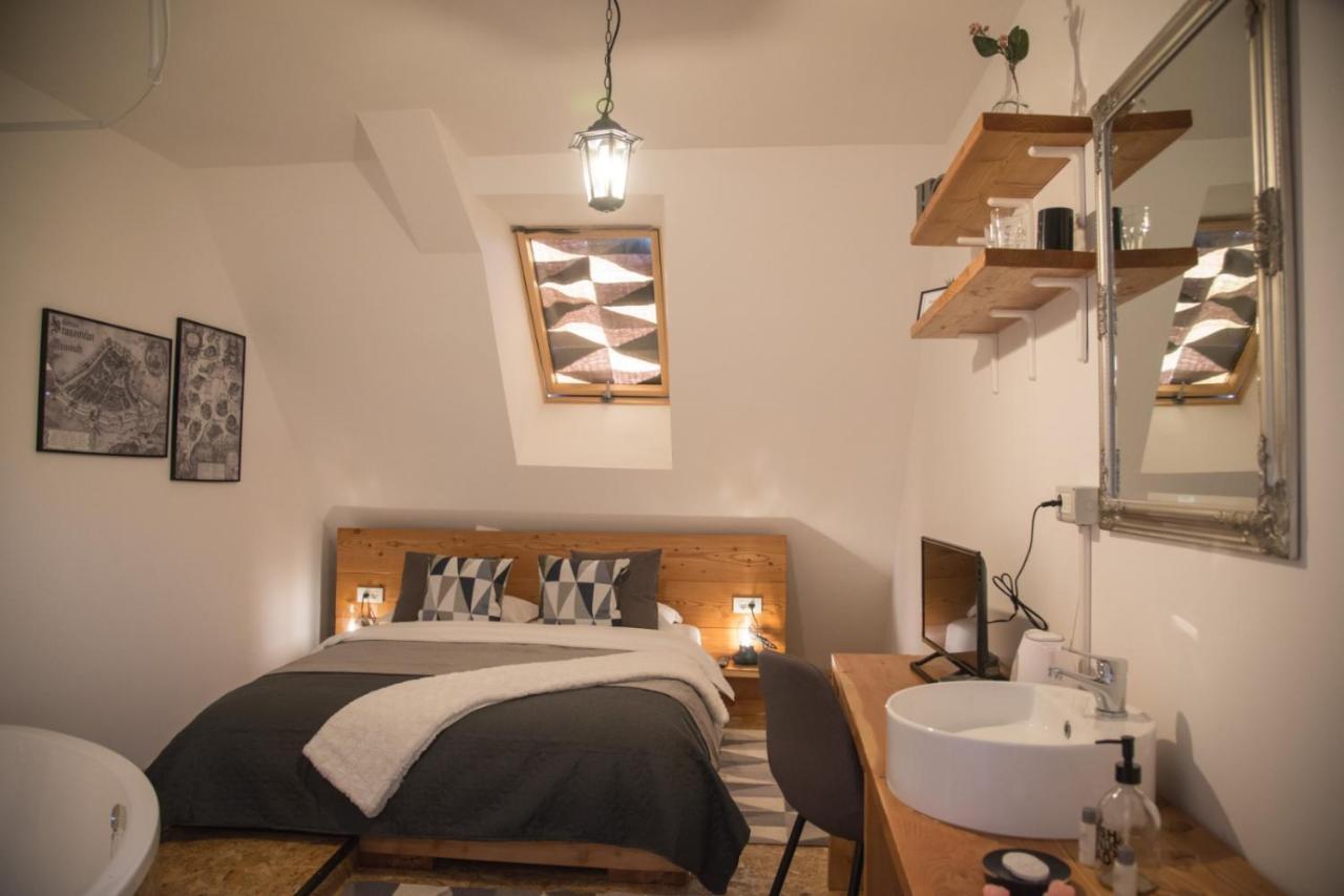 Middlehouse Hotel Brasov Ngoại thất bức ảnh